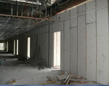 防火和保溫輕質隔墻板的兩大優點